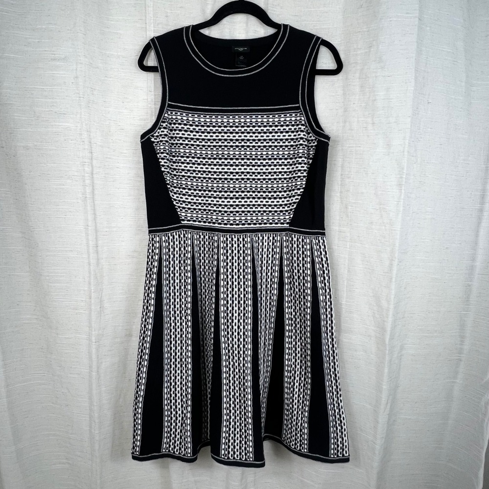 Ann Taylor NWT Black White Geometric Knit Fit Flare Dress 
Womens Large Petite